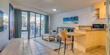 Grand Palais Boolarong Beachside Resort