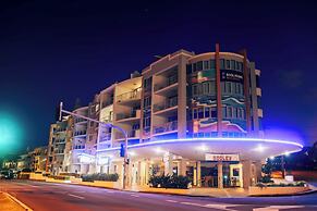 Grand Palais Boolarong Beachside Resort