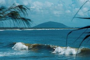 Grand Palais Boolarong Beachside Resort