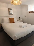 Grand Palais Boolarong Beachside Resort