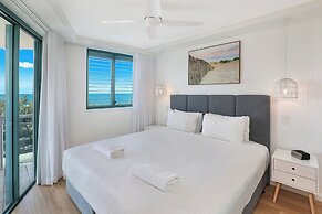 Grand Palais Boolarong Beachside Resort