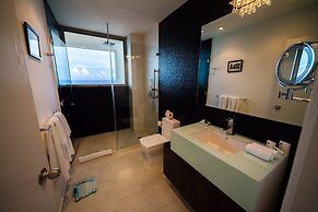 The 5th Avenue Hotel