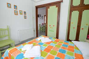 Dora's Studios and Apartments