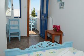 Dora's Studios and Apartments