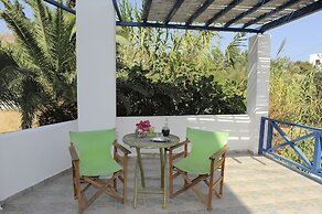 Dora's Studios and Apartments