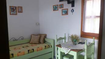 Dora's Studios and Apartments