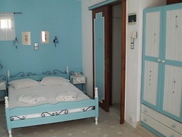 Dora's Studios and Apartments