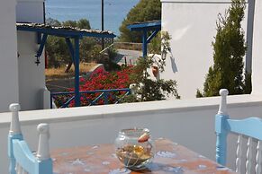 Dora's Studios and Apartments