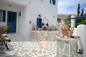 Dora's Studios and Apartments