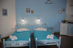 Dora's Studios and Apartments