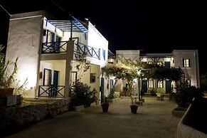 Dora's Studios and Apartments