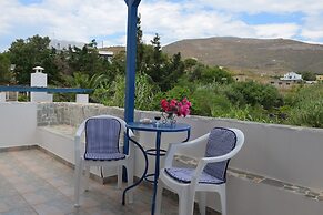 Dora's Studios and Apartments