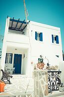 Dora's Studios and Apartments