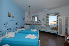 Dora's Studios and Apartments