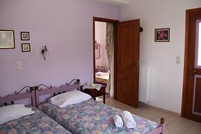 Dora's Studios and Apartments