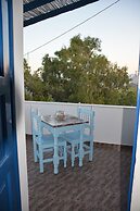 Dora's Studios and Apartments