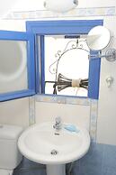 Dora's Studios and Apartments