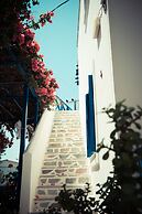 Dora's Studios and Apartments