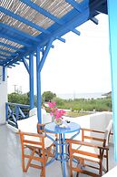 Dora's Studios and Apartments