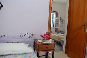 Dora's Studios and Apartments