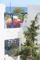 Dora's Studios and Apartments