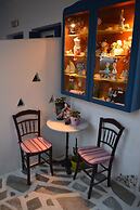 Dora's Studios and Apartments