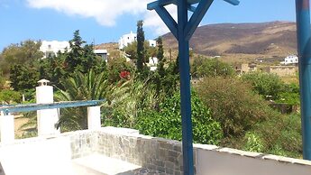 Dora's Studios and Apartments