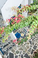 Dora's Studios and Apartments