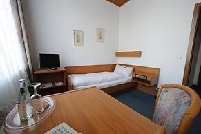 Lüttje Burg Hotel & Restaurant