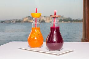 Jagmandir Island Palace