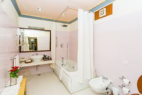 Jagmandir Island Palace