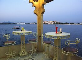 Jagmandir Island Palace