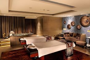 DoubleTree by Hilton Guangzhou-Free Shuttle Bus to Canton Fair Complex