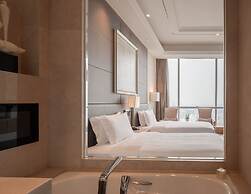 DoubleTree by Hilton Guangzhou-Free Shuttle Bus to Canton Fair Complex