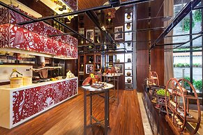 DoubleTree by Hilton Guangzhou-Free Shuttle Bus to Canton Fair Complex