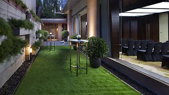 DoubleTree by Hilton Guangzhou-Free Shuttle Bus to Canton Fair Complex