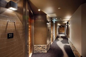 Hôtel Koh-I Nor by Les Etincelles