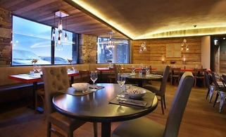 Hôtel Koh-I Nor by Les Etincelles