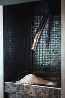 Hôtel Koh-I Nor by Les Etincelles