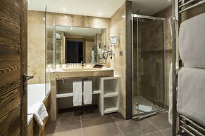 Hôtel Koh-I Nor by Les Etincelles