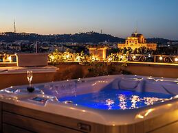 Navona Queen Rooftop
