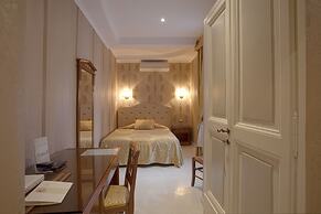 Navona Queen Rooftop