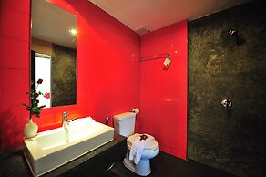 Alfresco Phuket Hotel