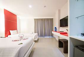 Alfresco Phuket Hotel