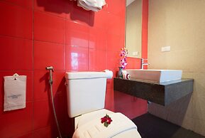 Alfresco Phuket Hotel