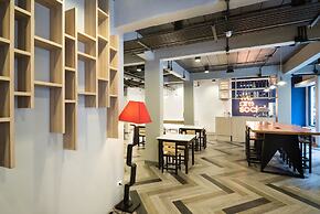 Alfresco Phuket Hotel