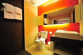 Alfresco Phuket Hotel