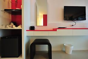 Alfresco Phuket Hotel