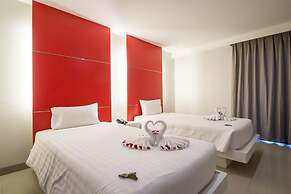 Alfresco Phuket Hotel