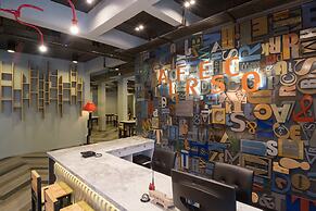 Alfresco Phuket Hotel